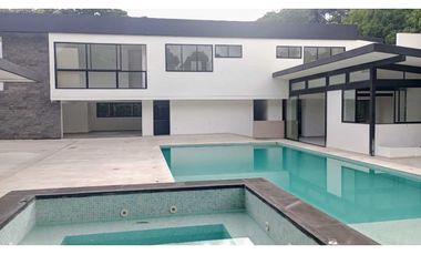 Finca moderna en Santa fe, Antioquia, Colombia.
