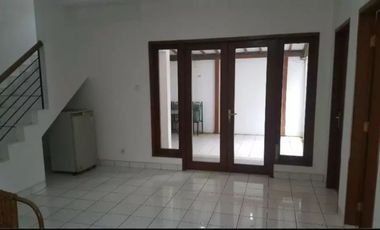Rumah Di Sawangan, 2Lt, Cluster Wisma Belanda, Telaga Golf