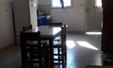 Amplio Lote con cuatro departamentos. En General Las Heras, total: U$S 120.000