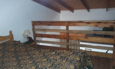 Amplio Lote con cuatro departamentos. En General Las Heras, total: U$S 120.000