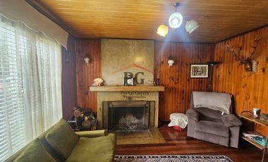 CASA CENTRAL CON AMPLIO SITIO EN PAILLACO