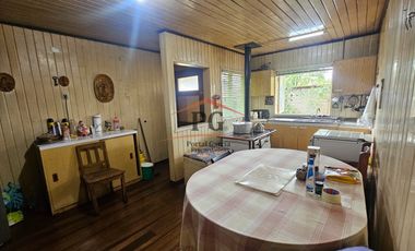CASA CENTRAL CON AMPLIO SITIO EN PAILLACO