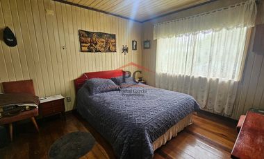 CASA CENTRAL CON AMPLIO SITIO EN PAILLACO