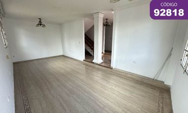 casa en arriendo/venta en el tabor. Cod V92818