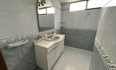 casa en arriendo/venta en el tabor. Cod V92818