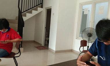 Dijual Rumah 2 Lantai Siap Huni Di Perum Tropodo Waru