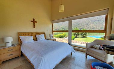 CASA EN VENTA, VALLE DE BRAVO