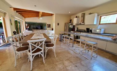 CASA EN VENTA, VALLE DE BRAVO