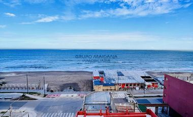 Departamento en Venta a pasos de la Playa, con Vista al Mar.