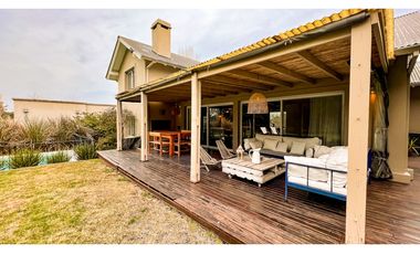 Casa cinco ambientes. Rumencó. Los Tilos. Venta.