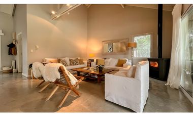 Casa cinco ambientes. Rumencó. Los Tilos. Venta.