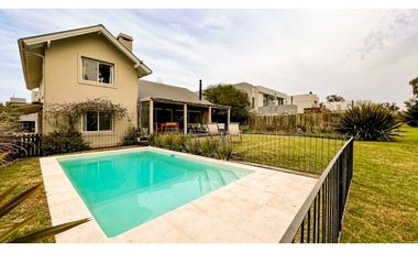 Casa cinco ambientes. Rumencó. Los Tilos. Venta.