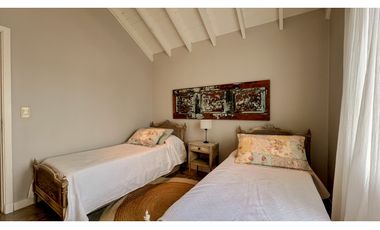 Casa cinco ambientes. Rumencó. Los Tilos. Venta.