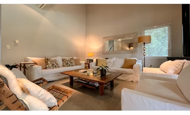 Casa cinco ambientes. Rumencó. Los Tilos. Venta.