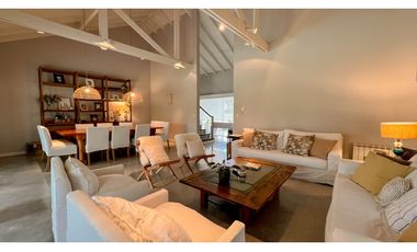 Casa cinco ambientes. Rumencó. Los Tilos. Venta.