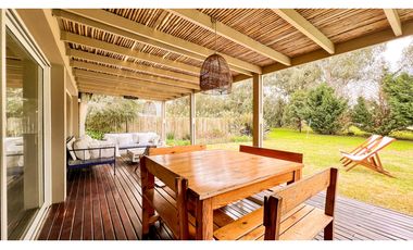 Casa cinco ambientes. Rumencó. Los Tilos. Venta.