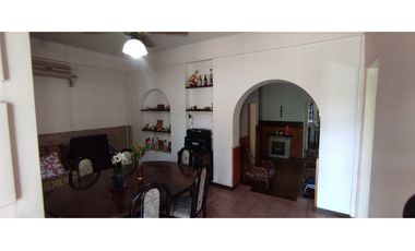 venta 2 casas en mismo terreno de 4 amb en paso del rey