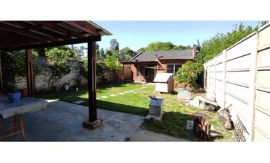 venta 2 casas en mismo terreno de 4 amb en paso del rey