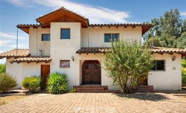 Casa en venta de 4 dorm. en Rengo