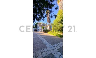 CASA EN VENTA EN ROCAS DE SANTO DOMINGO