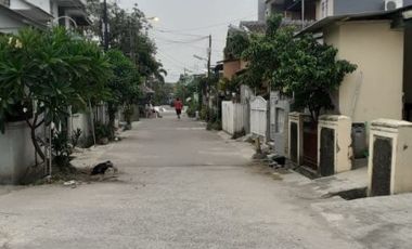 Disewakan Rumah 4 petak akses 2 mobil Kranji Bekasi dkt Stasiun & Jl Raya Tol dkt Jakarta