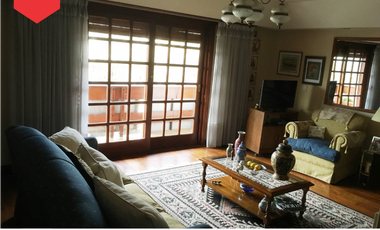¡Excelente casa en alto! (Calle Av. del Valle e/ 12 y 14)