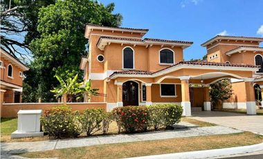 VENTA DE CASA 3 REC 3.5 BAÑOS 444 MTS CLAYTON VILLAGE