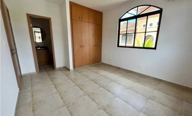 VENTA DE CASA 3 REC 3.5 BAÑOS 444 MTS CLAYTON VILLAGE