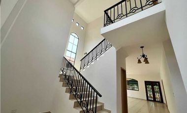VENTA DE CASA 3 REC 3.5 BAÑOS 444 MTS CLAYTON VILLAGE