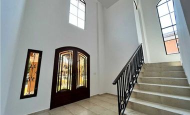 VENTA DE CASA 3 REC 3.5 BAÑOS 444 MTS CLAYTON VILLAGE