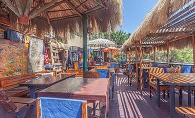 Se vende clásico Restaurante Frente al mar /higuerillas