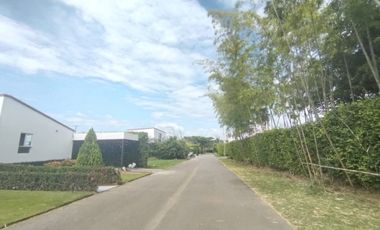 COMPRA LOTE  Y VIVE EN UN LUGAR PRIVILEGIADO DE DESCANSO Y ALTA VALORIZACION EN LA MORADA JAMUNDI. Cod V8801