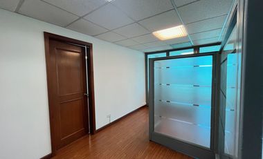oficina en arriendo en santa barbara occidental-usaquén. Cod A5018