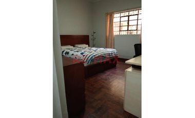 Alquiler De Amplio Departamento En Breña