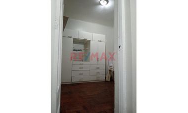 Alquiler De Amplio Departamento En Breña