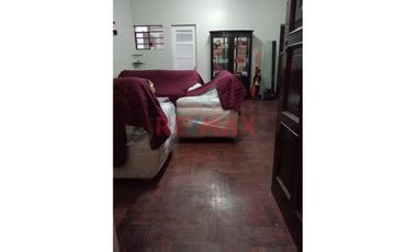 Alquiler De Amplio Departamento En Breña