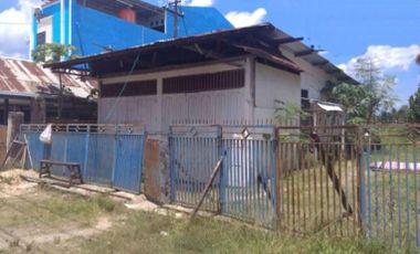 Jual Rumah Tanahnya Luas Lokasi Strategis Jalan Basuki Rahmat Kota Sorong