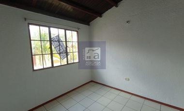 COD. 125 - SE ARRIENDA CASA - BARRIO: SAN ANTONIO CARRIZAL