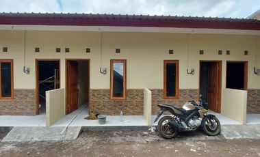 Dijual rumah kost di Gentan