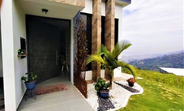 Venta de Casa Campestre  C.R. Guadalquivir - Floridablanca, área lote: 784 m². Cod V5983