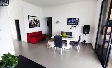 Venta de Casa Campestre  C.R. Guadalquivir - Floridablanca, área lote: 784 m². Cod V5983