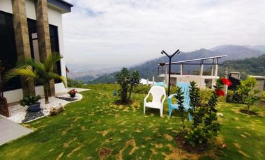 Venta de Casa Campestre  C.R. Guadalquivir - Floridablanca, área lote: 784 m². Cod V5983