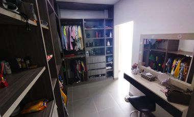 Venta de Casa Campestre  C.R. Guadalquivir - Floridablanca, área lote: 784 m². Cod V5983