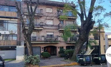 Venta departamento 2 ambientes  con cochera fija descubierta - San Isidro