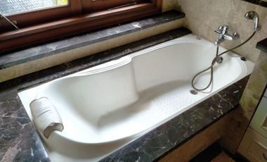 Town House di Jagakarsa dgn Kolam Renang & Unit Bagus Kondisi Semi Furnished HSE-A0526