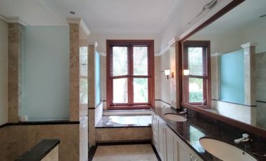 Town House di Jagakarsa dgn Kolam Renang & Unit Bagus Kondisi Semi Furnished HSE-A0526