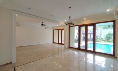 Town House di Jagakarsa dgn Kolam Renang & Unit Bagus Kondisi Semi Furnished HSE-A0526