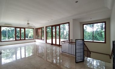 Town House di Jagakarsa dgn Kolam Renang & Unit Bagus Kondisi Semi Furnished HSE-A0526