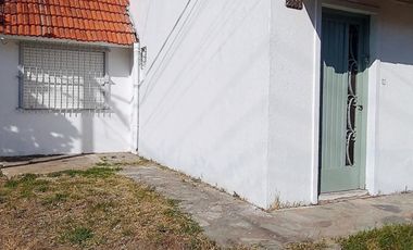 Duplex 3 ambientes, espacio para auto