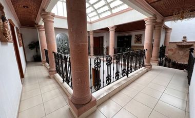 EXCELENTE CASA HABITACION CON SALONES PARA EVENTOS